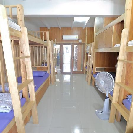 Saen Sabai Hostel Bangkok Zewnętrze zdjęcie